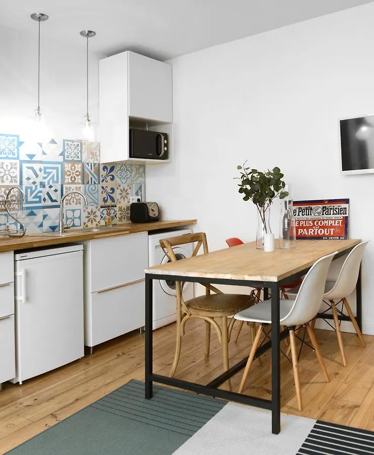 Appartement Paris-Place De Clichy 0*, Paris